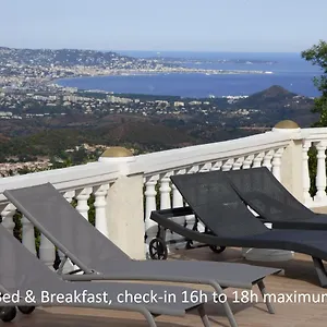 https://chambres-dhotes-vue-mer-lesterel-panoramique.fr-provencehotel.com